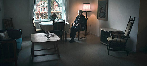 layout image (to proper size of the container)