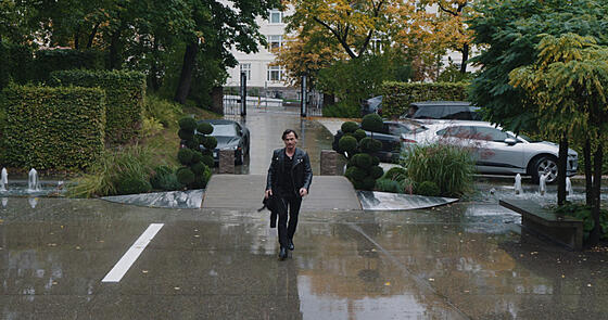 layout image (to proper size of the container)