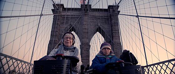 layout image (to proper size of the container)