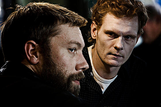 layout image (to proper size of the container)