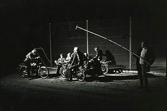 layout image (to proper size of the container)