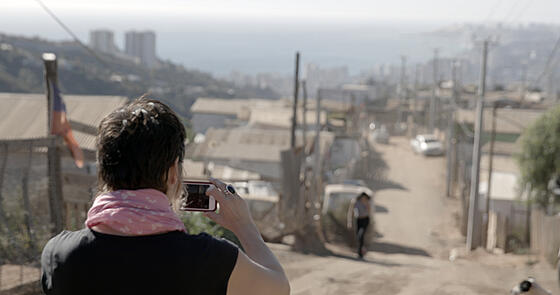 layout image (to proper size of the container)