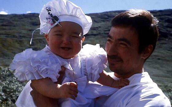 layout image (to proper size of the container)