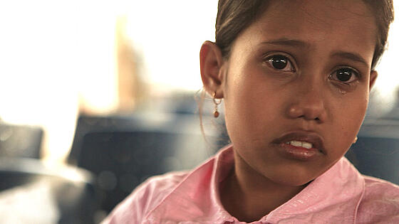 layout image (to proper size of the container)