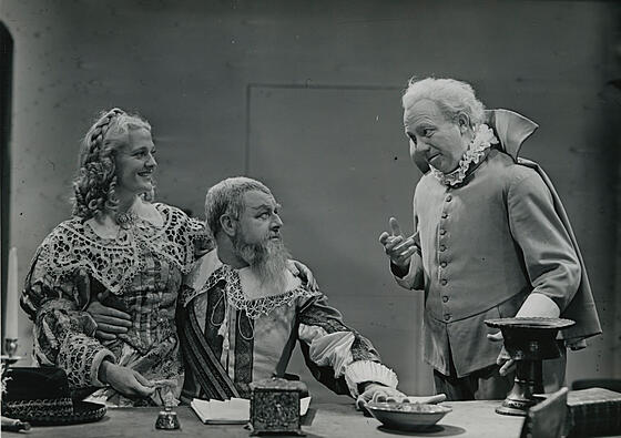 layout image (to proper size of the container)