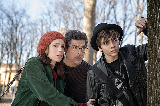 layout image (to proper size of the container)