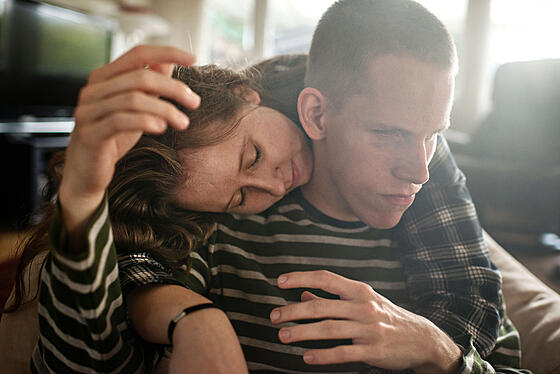 layout image (to proper size of the container)