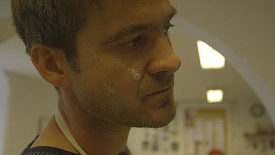 layout image (to proper size of the container)