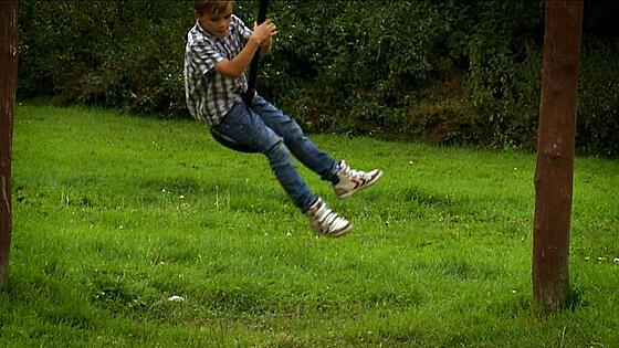 layout image (to proper size of the container)