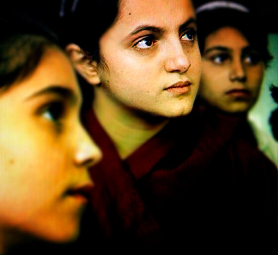 layout image (to proper size of the container)