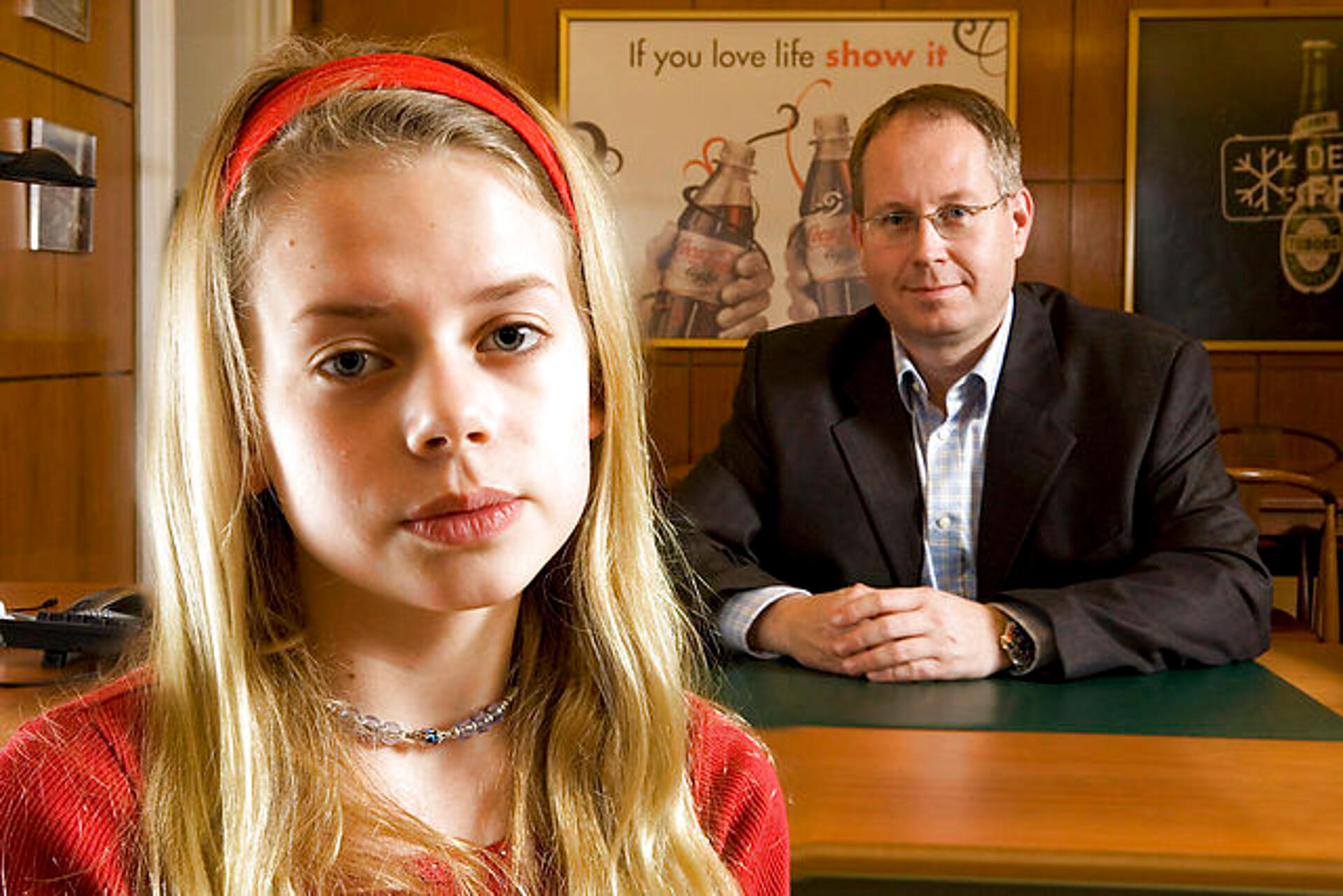 Klara præsenterer Helt ærligt far!