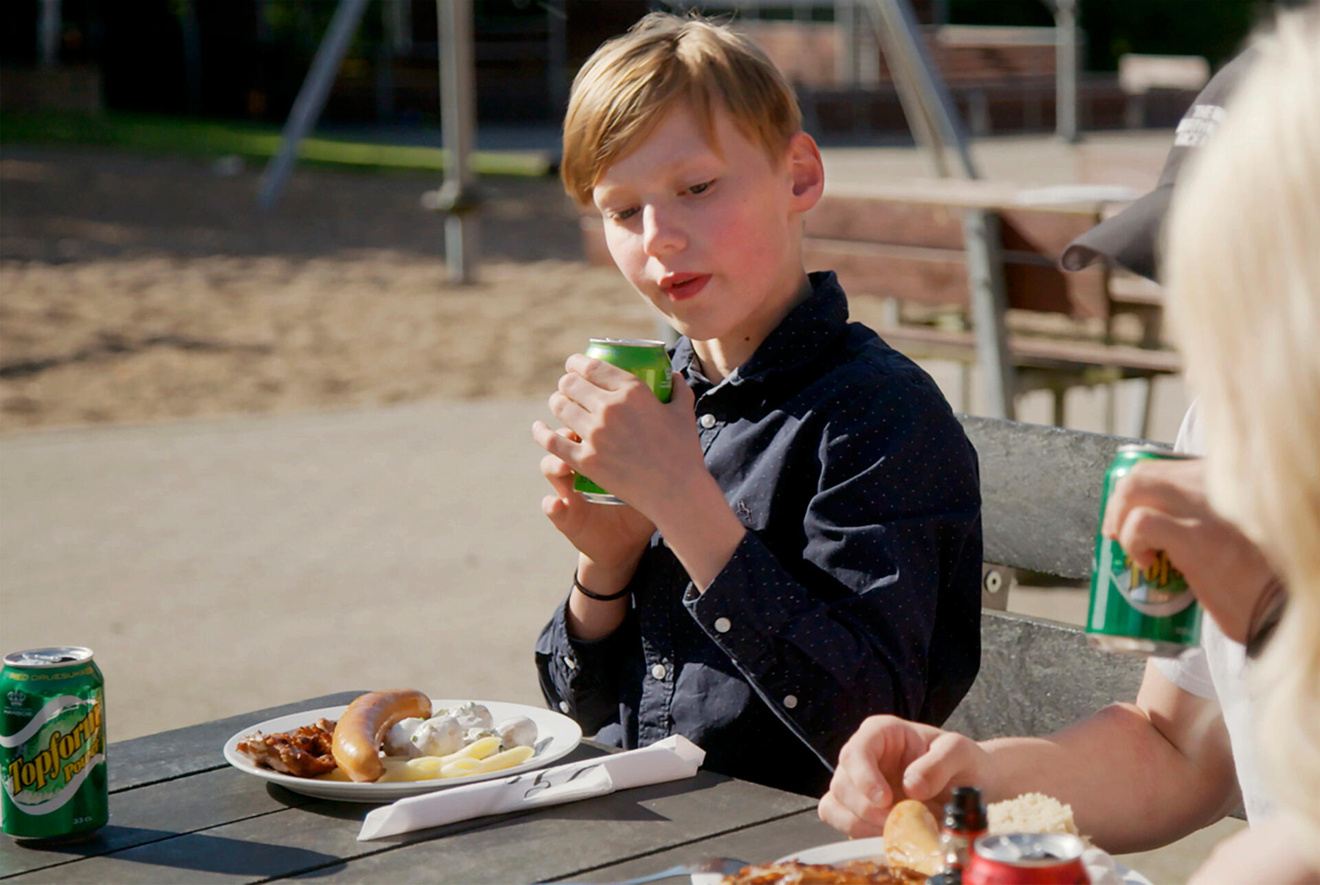 Vores børnehjem - Grillaften med mor og far - 5:9