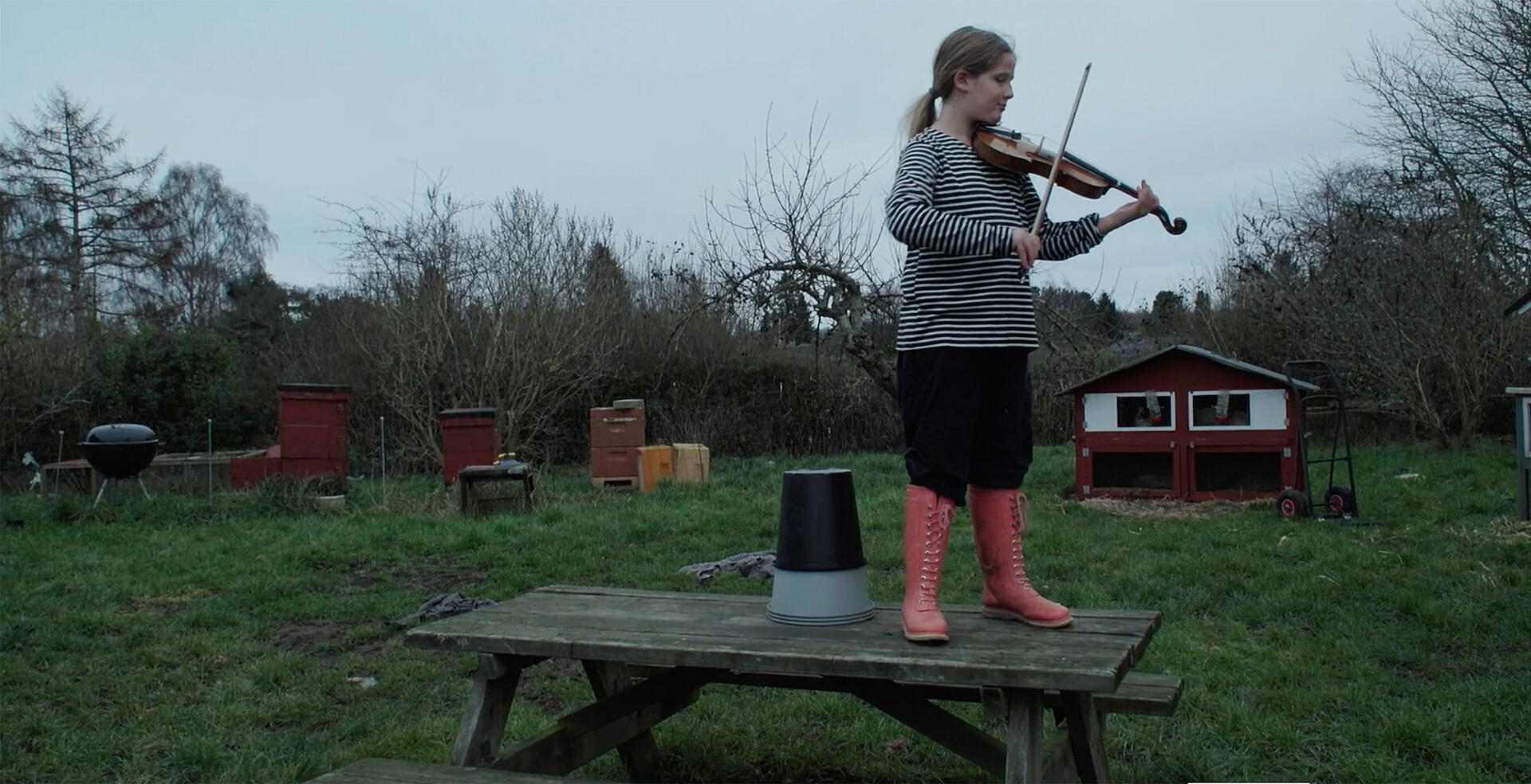 Min tro, 3 afsnit:  Den jødiske violin, Be´om et mirakel, Hvem er jeg?