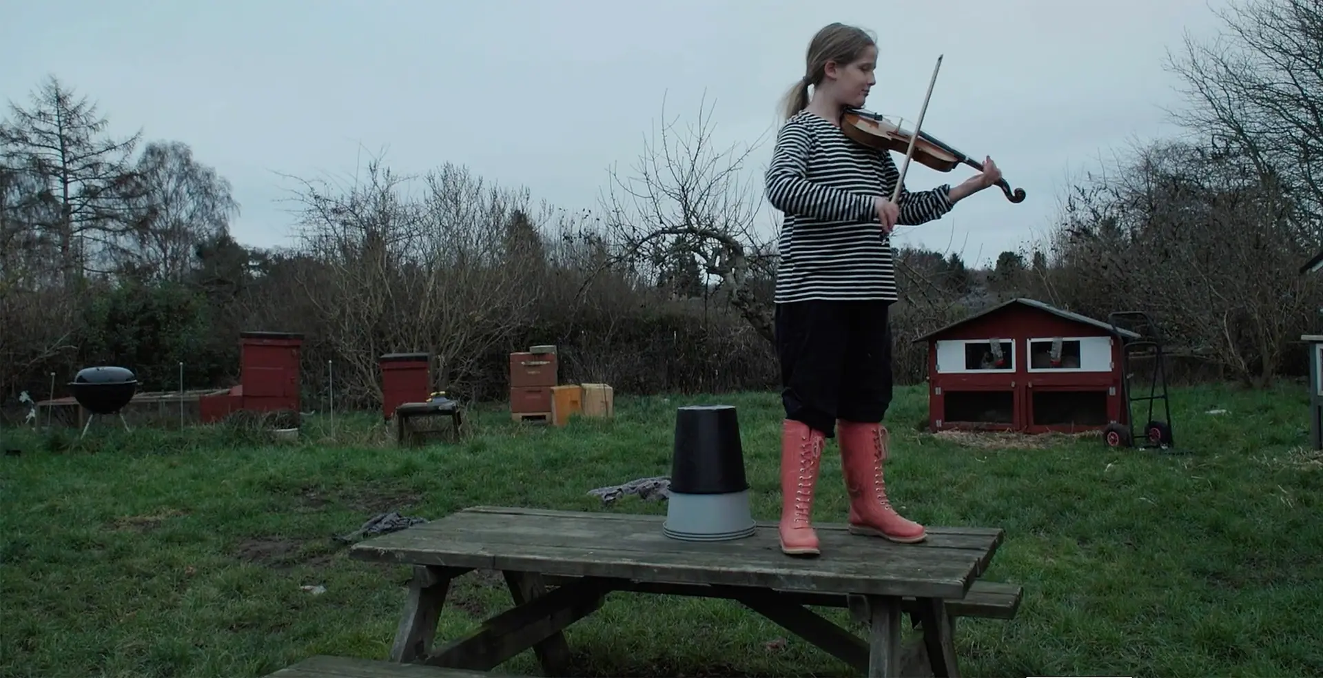 Min tro, 3 afsnit:  Den jødiske violin, Be´om et mirakel, Hvem er jeg?