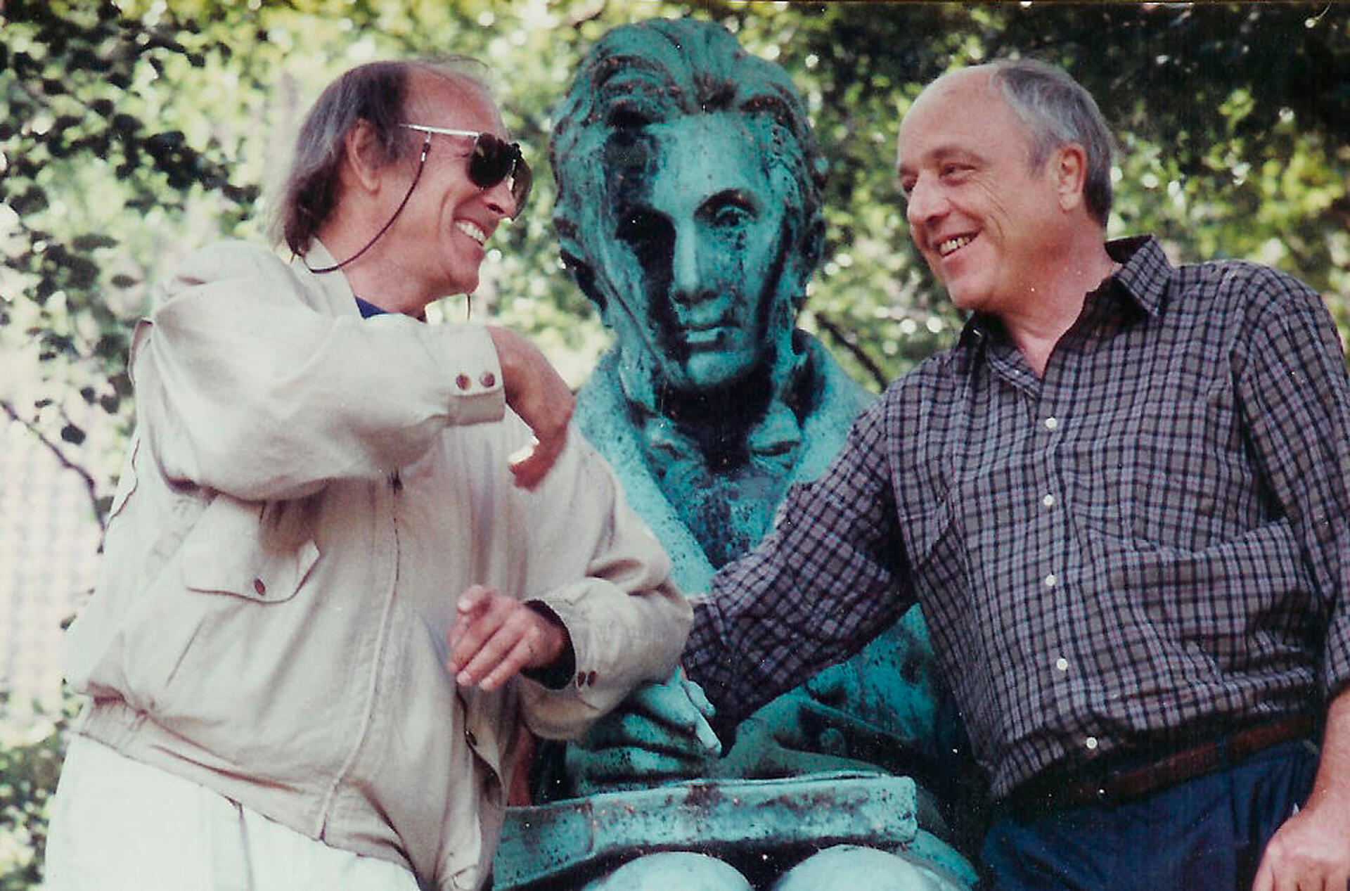 At skrive eller dø : om forfatteren Henrik Stangerup