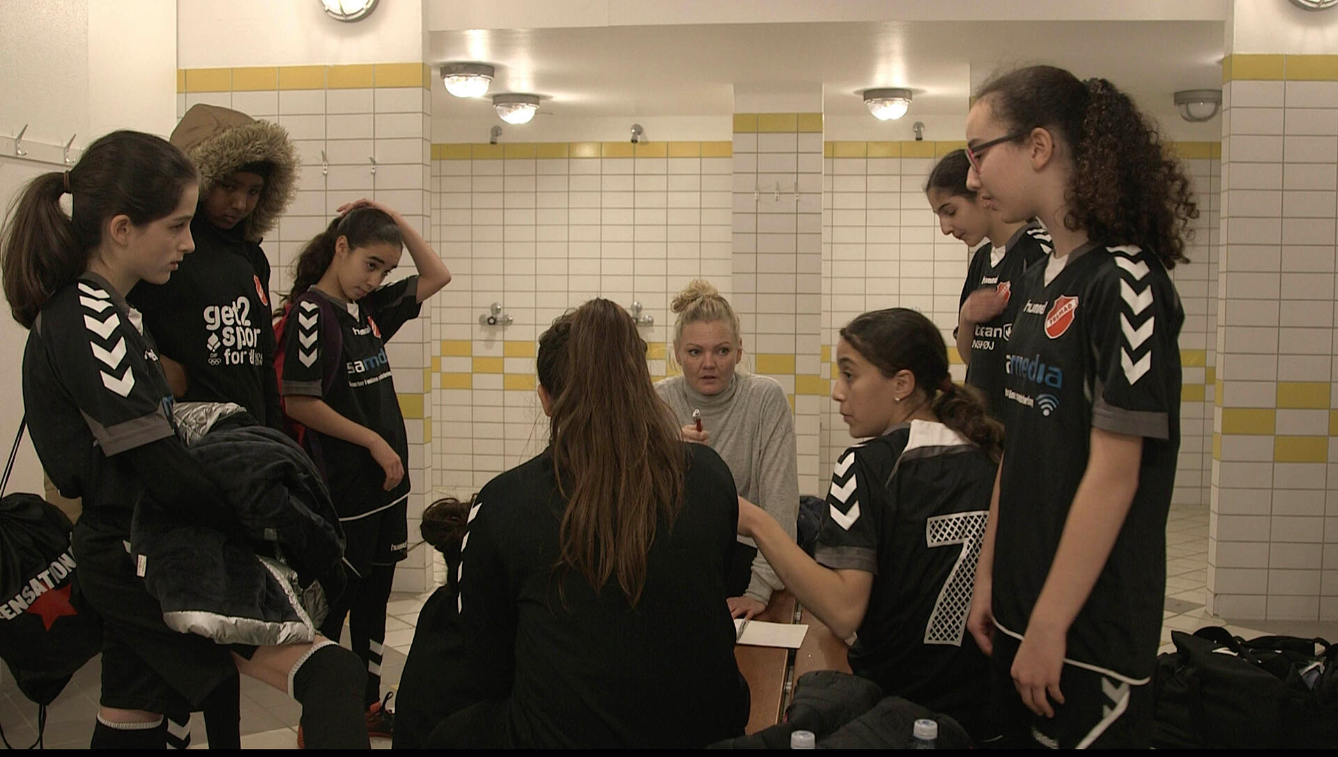 Girls United, afsnit 9 - Kampen om pladserne