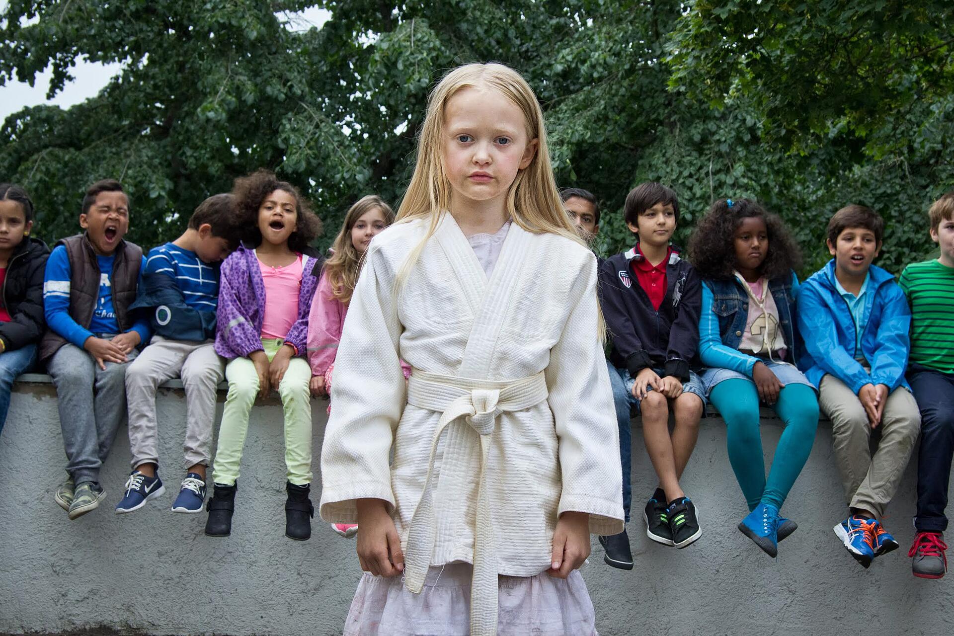 Pigen, moderen og dæmonerne