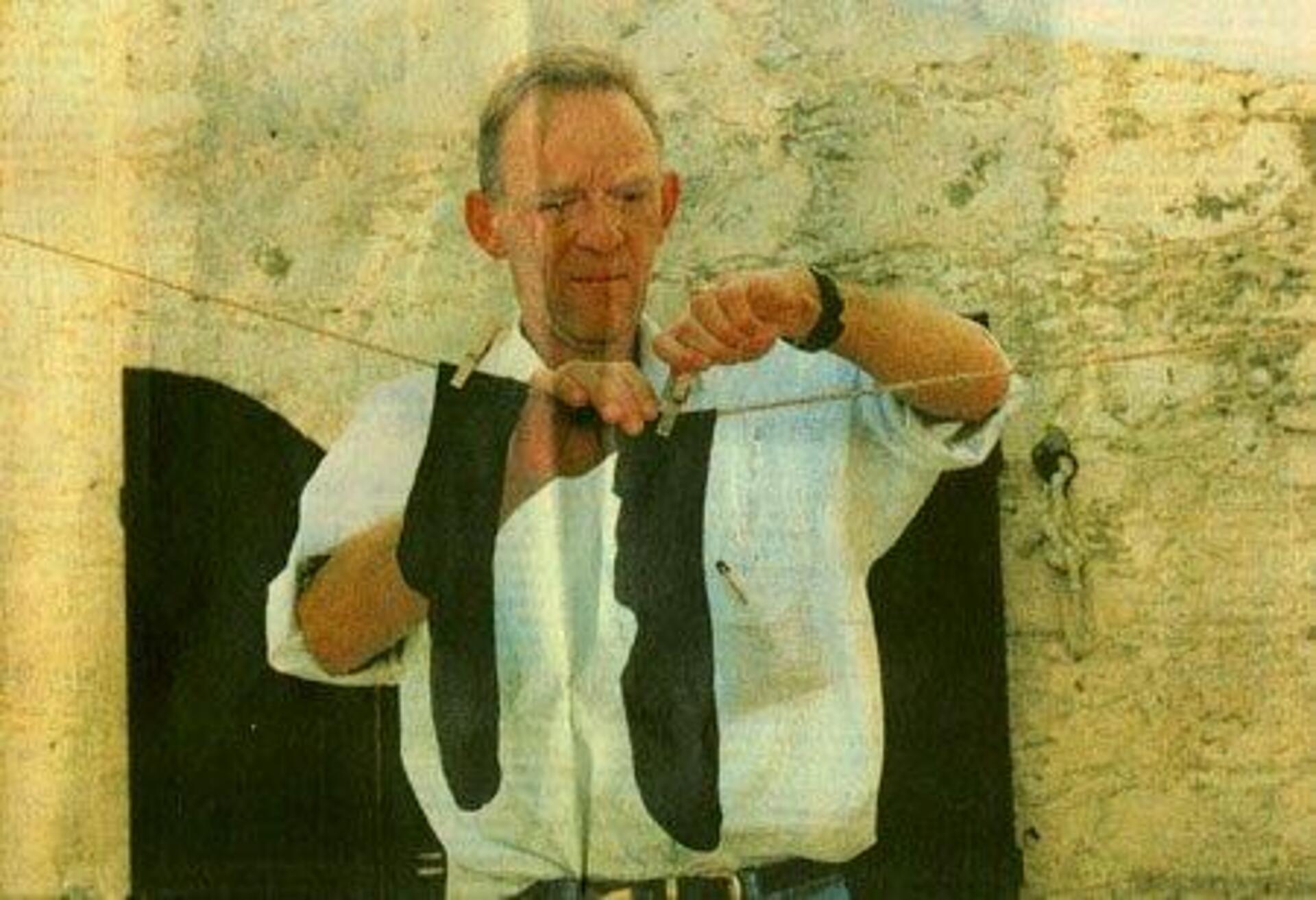 Mellem bjergene og havet - et portræt af digteren Henrik Nordbrandt