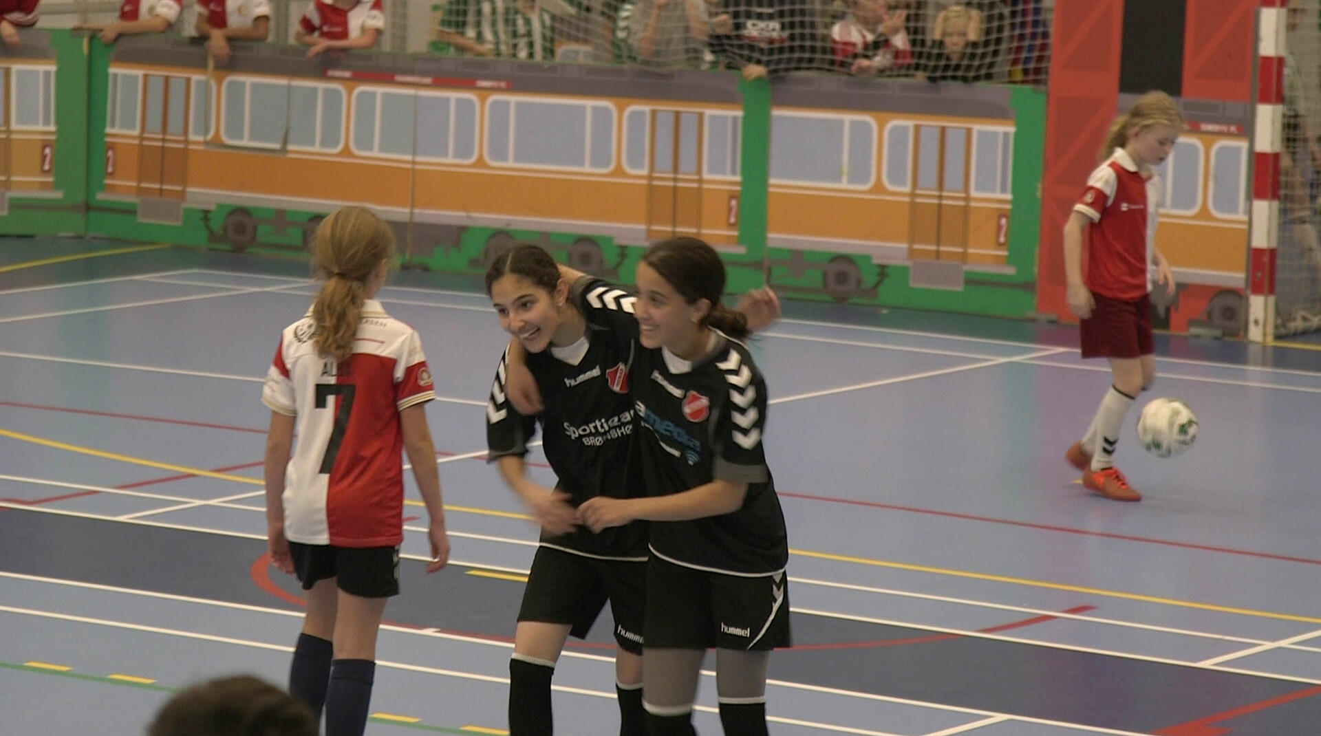 Girls United, afsnit 10 - Rayan - mit hold forsvinder