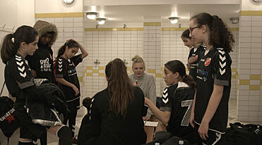 Girls United, afsnit 9 - Kampen om pladserne