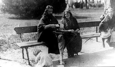 Freak out - År 1900