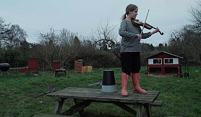 Min tro, 3 afsnit:  Den jødiske violin, Be´om et mirakel, Hvem er jeg?