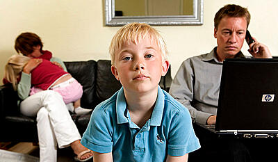 Jonas præsenterer Helt ærligt mor og far!