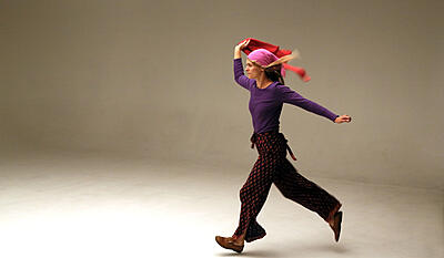 Vejen er lang : om kvindebevægelsens historie