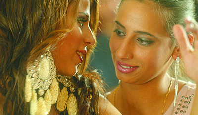 Carmen & Lola
