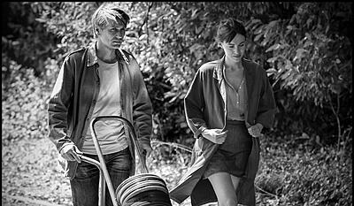 I skyggen af kvinder