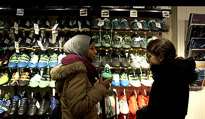 Girls United, afsnit 2 - Rahma shopper nyt udstyr