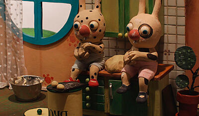 Prik og Plet leger med dej