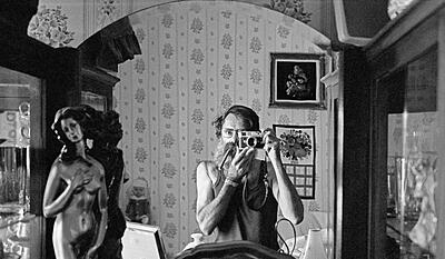 1341 frames of love and war