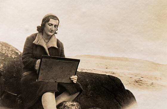 layout image (to proper size of the container)