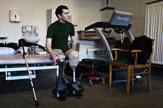 layout image (to proper size of the container)