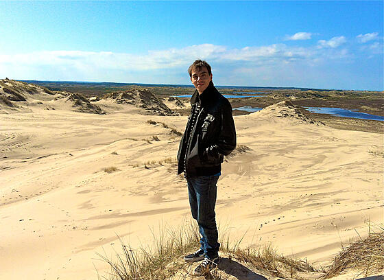 layout image (to proper size of the container)