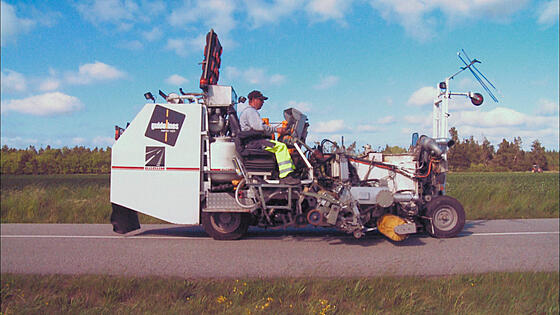 layout image (to proper size of the container)