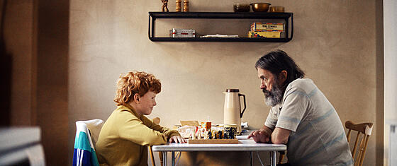 layout image (to proper size of the container)