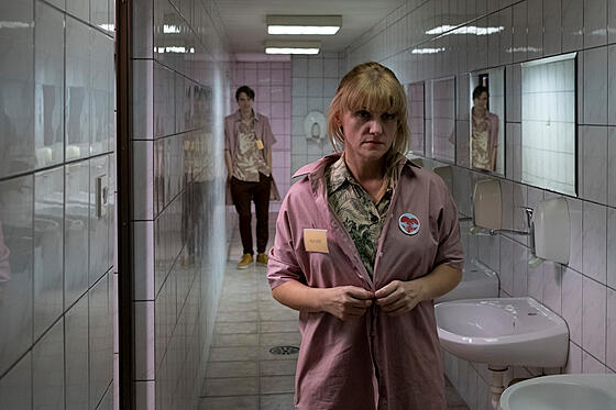 layout image (to proper size of the container)