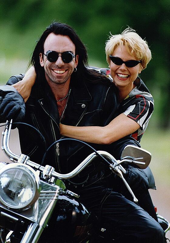 layout image (to proper size of the container)