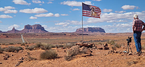 layout image (to proper size of the container)