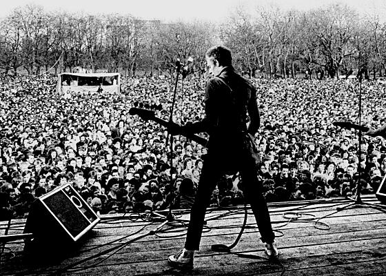 layout image (to proper size of the container)