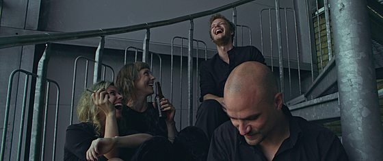 layout image (to proper size of the container)