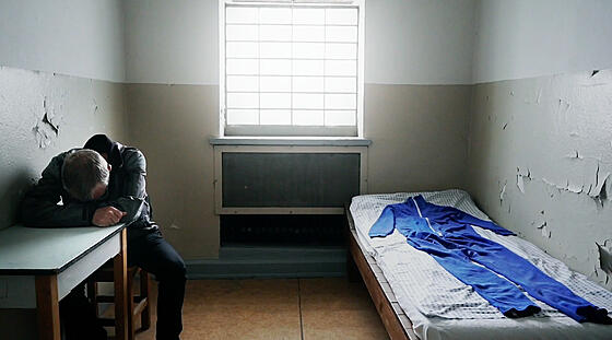 layout image (to proper size of the container)