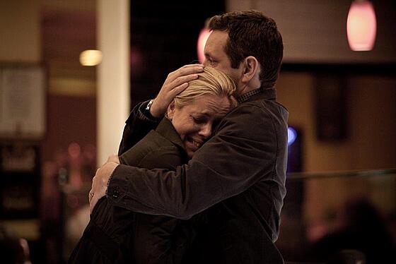 layout image (to proper size of the container)