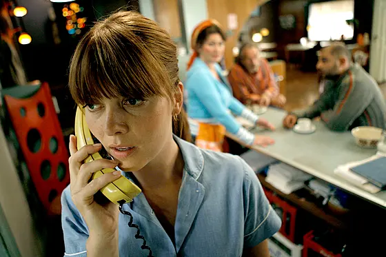 layout image (to proper size of the container)