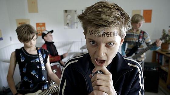 layout image (to proper size of the container)