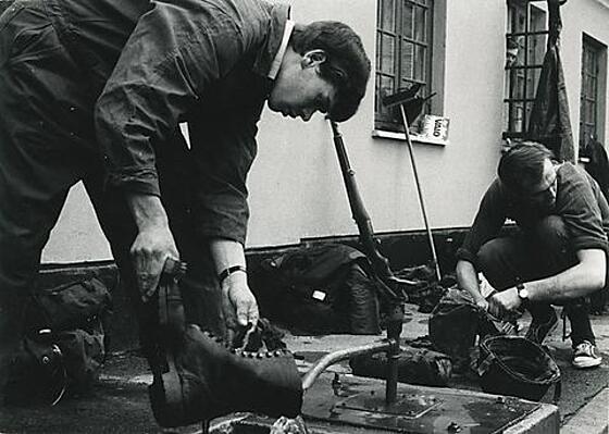 layout image (to proper size of the container)