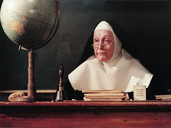 layout image (to proper size of the container)