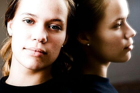 layout image (to proper size of the container)